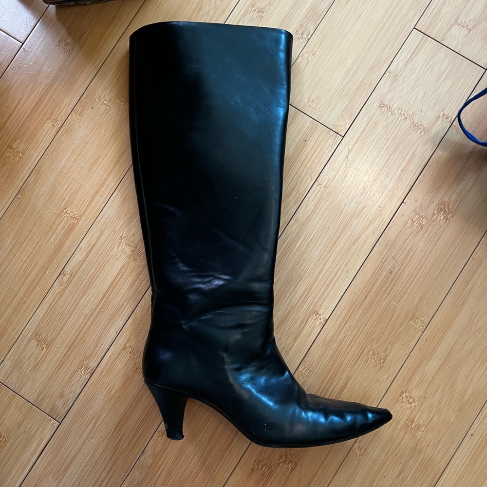 Low heel high boot (extremely lightweight)